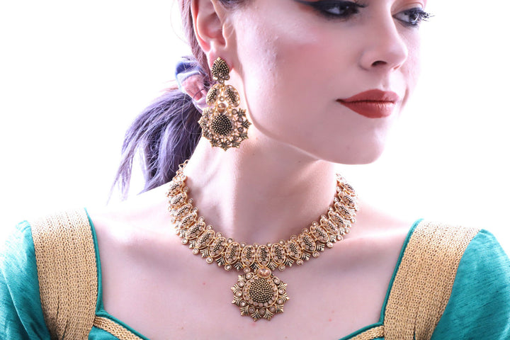 Perfect Jewelry Set for any Indian Event