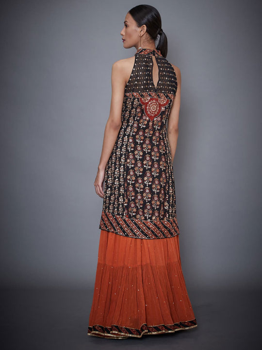 RI-Ritu-Kumar-Black-And-Rust-Embroidered-Kurti-With-Dupatta-And-Skirt-Back