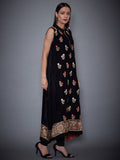 RI-Ritu-Kumar-Black-Embroidered-Velvet-Suit-Set-Side-View2