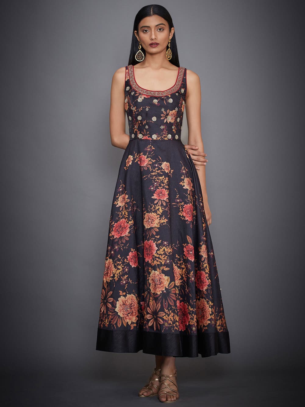 RI Ritu Kumar Old Rose Embroidered Gown - Small / Mauve | Gowns,  Embroidered gown, Gown with cape