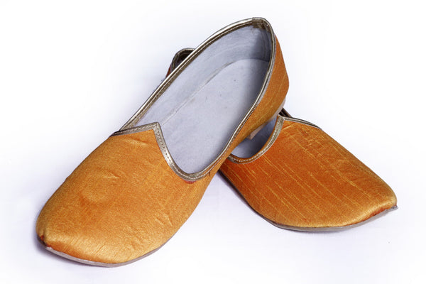 Yellow Color Simple Mojari Juti